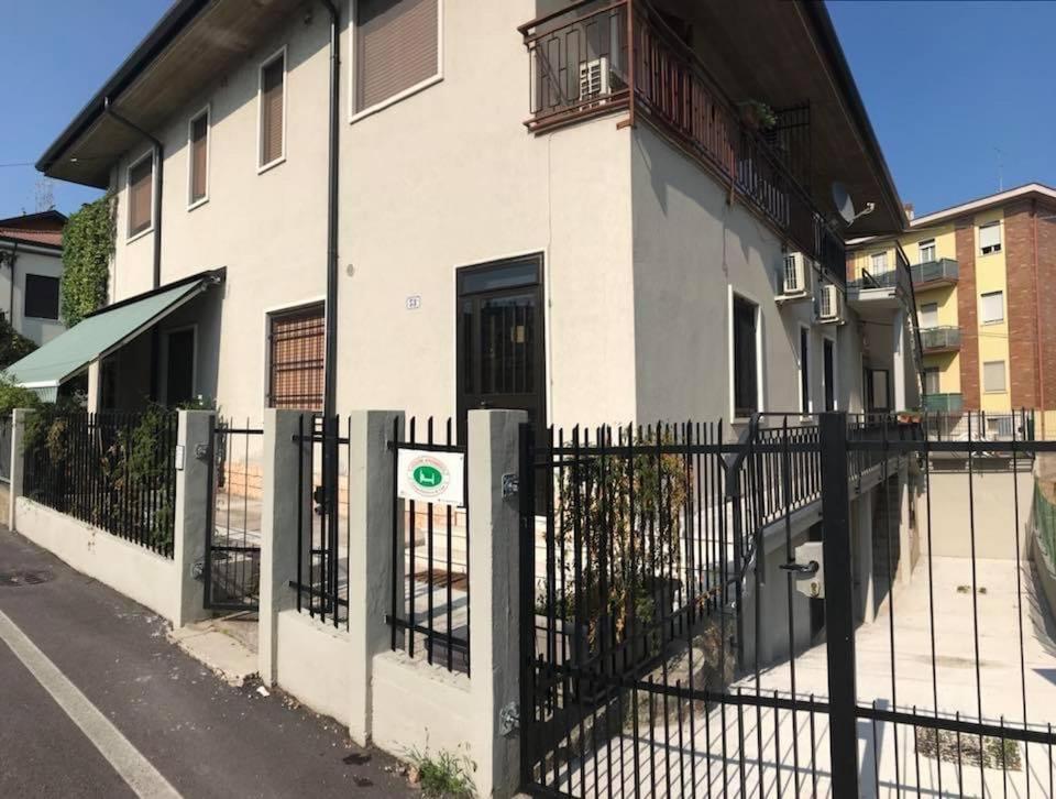 Appartamento Affitti Brevi Verona Colors/G.B. Rossi Friendly Exterior photo